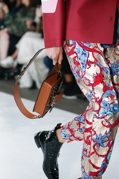 Look 103
